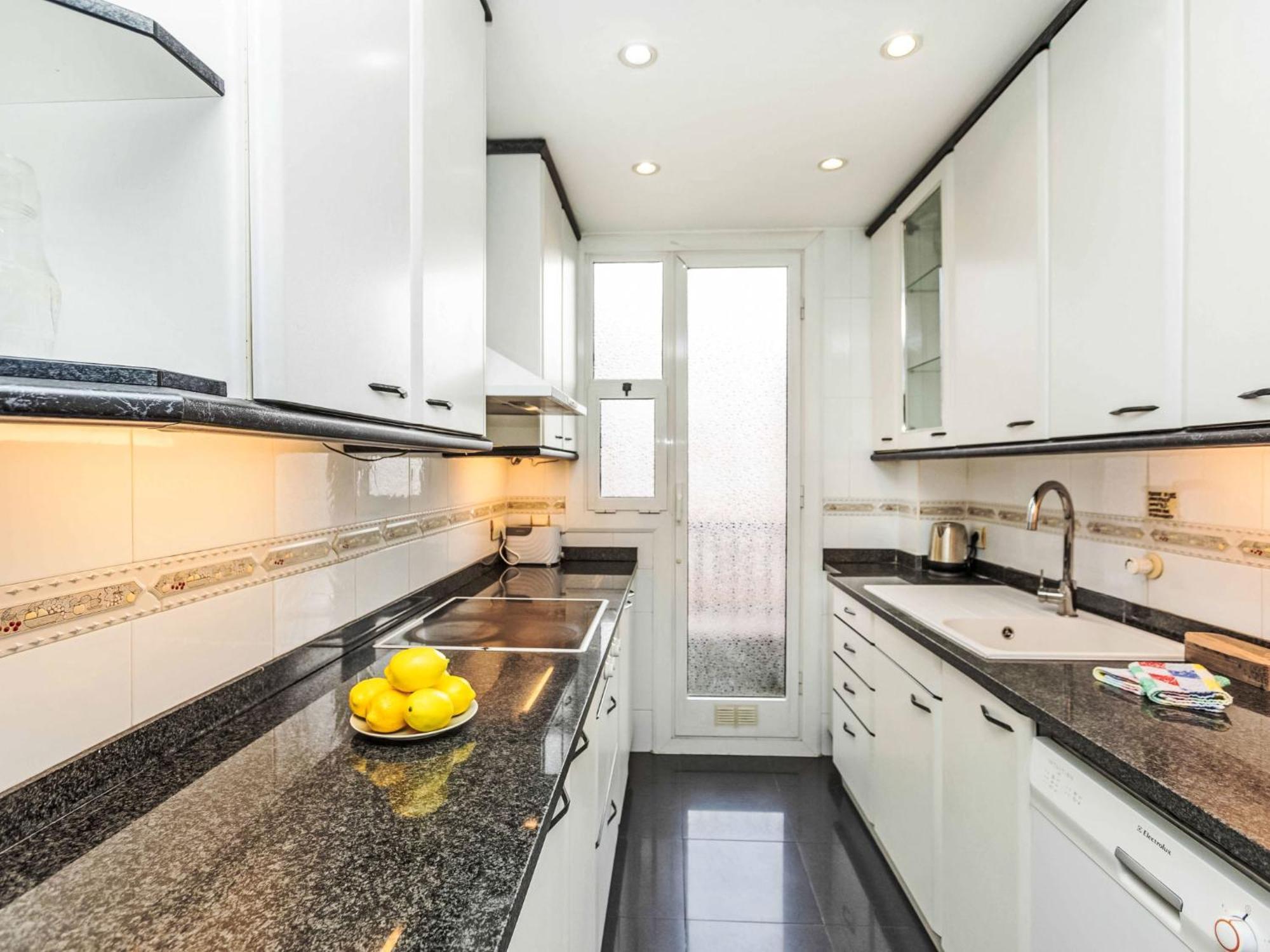 Apartment Sants-Les Corts Galileu By Interhome Barcelona Luaran gambar