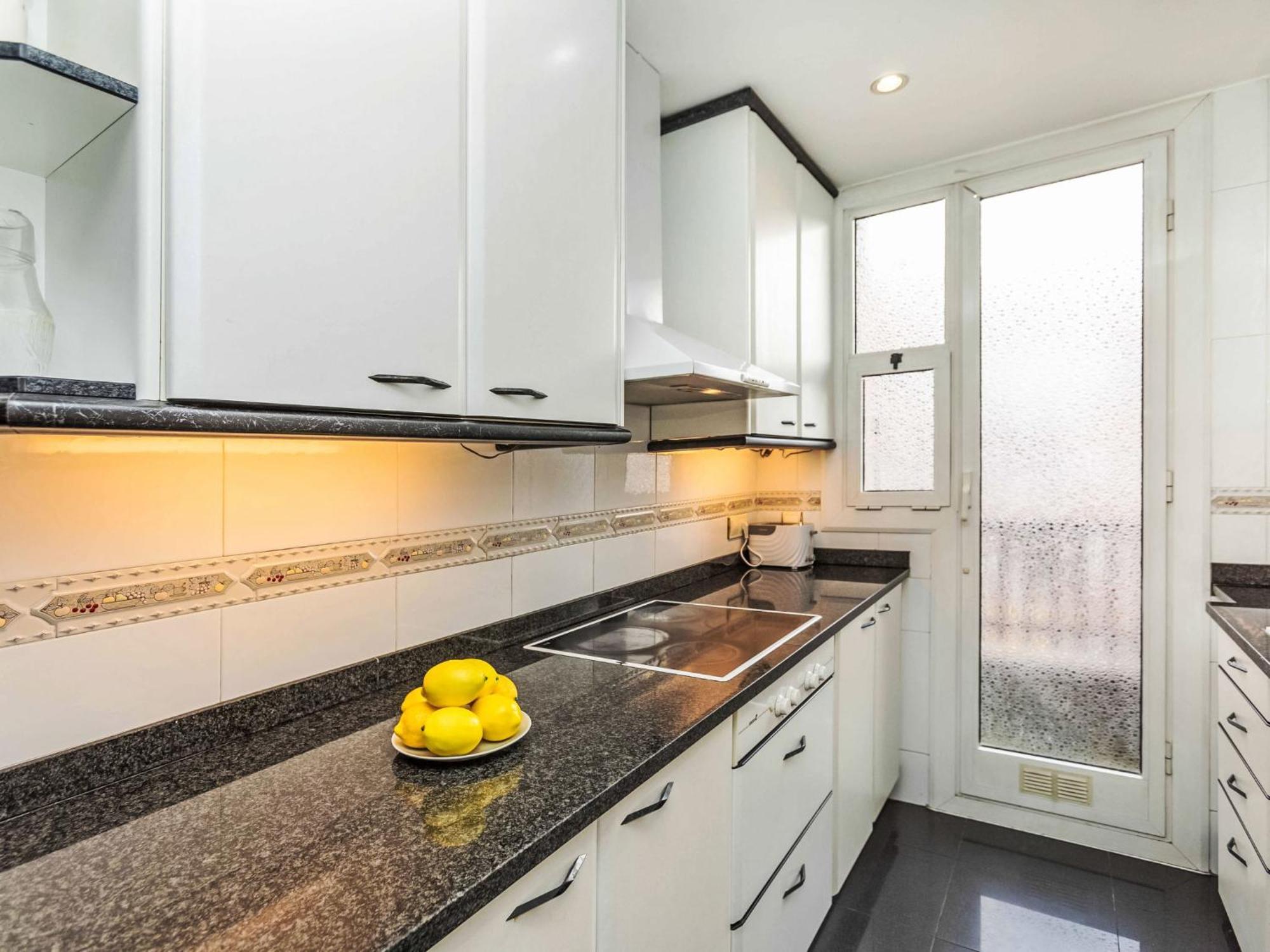 Apartment Sants-Les Corts Galileu By Interhome Barcelona Luaran gambar