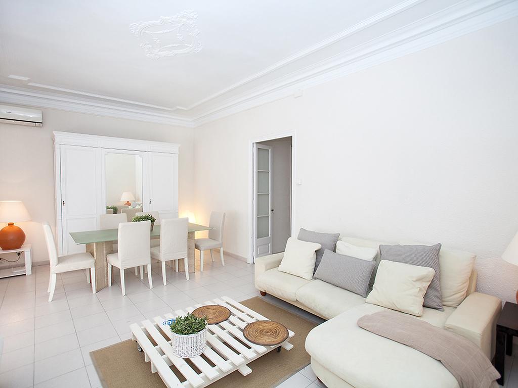 Apartment Sants-Les Corts Galileu By Interhome Barcelona Luaran gambar